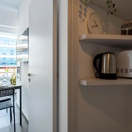 아파트 Modern Bursting With Style In *