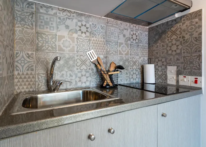 Modern Bursting With Style In *