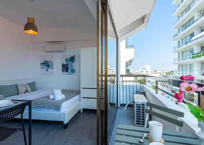 Appartamento Modern Bursting With Style In