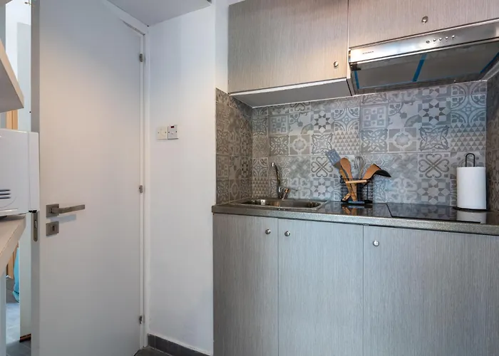 Appartamento Modern Bursting With Style In *