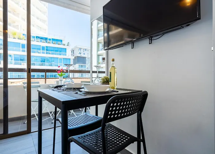 Modern Bursting With Style In Apartment